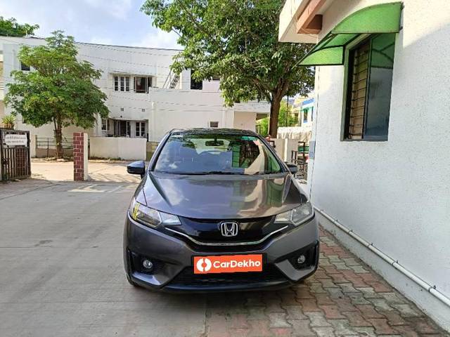 https://images10.gaadi.com/usedcar_image/3583221/original/processed_790944eb-21f3-47c9-9595-e2a5102cfa99.jpg?imwidth=6400