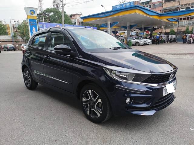 https://images10.gaadi.com/usedcar_image/3583253/original/processed_img2874106__used_car_2874106_1695284382.jpg?imwidth=6400
