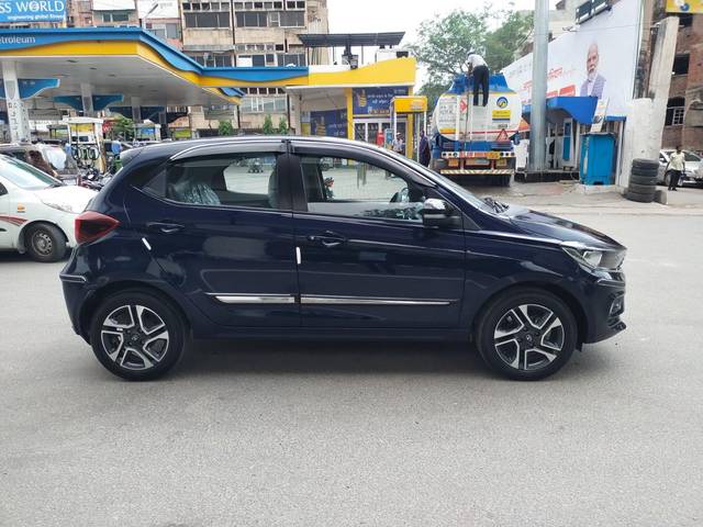 https://images10.gaadi.com/usedcar_image/3583253/original/processed_img2874106__used_car_2874106_1695284385.jpg?imwidth=6401