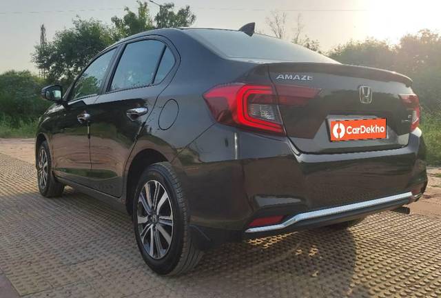 https://images10.gaadi.com/usedcar_image/3583275/original/processed_61be137b-3d49-4f68-8e2d-c77e90e10f9e.jpg?imwidth=6400
