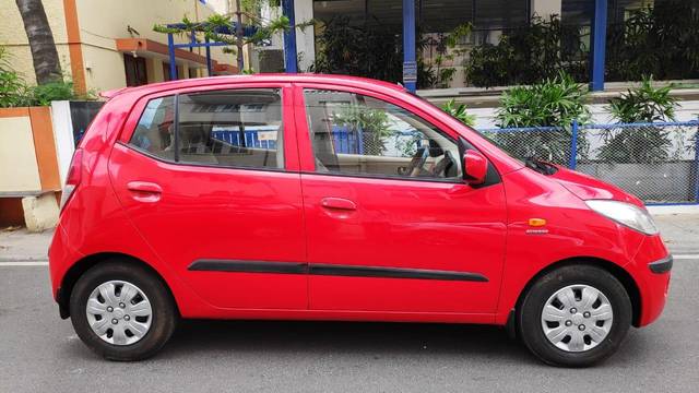 https://images10.gaadi.com/usedcar_image/3583321/original/processed_usedcar_img_20230921_wa0049_35681695285456_1695285485.jpg?imwidth=6401