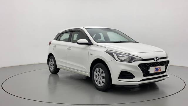 https://images10.gaadi.com/usedcar_image/3583331/original/18aa8112-2e4c-4a9b-a1d0-78e55fe3f834__43.jpg?imwidth=6400