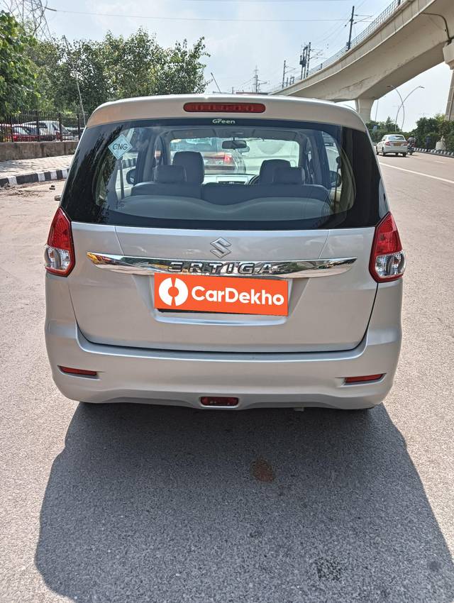 https://images10.gaadi.com/usedcar_image/3583384/original/processed_img2874209__used_car_2874209_1695287352.jpg?imwidth=6402