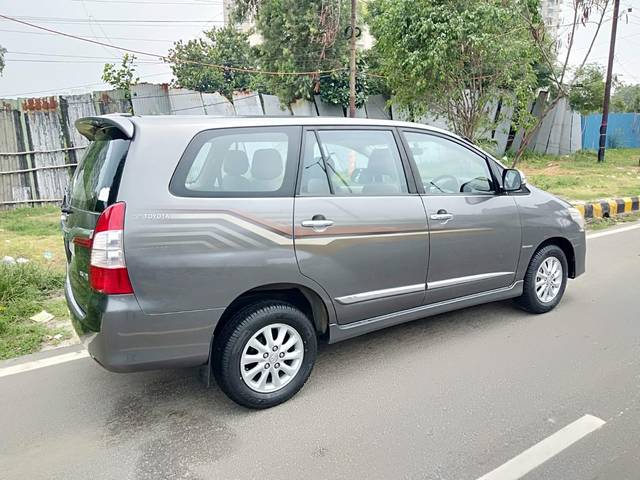 https://images10.gaadi.com/usedcar_image/3583388/original/processed_img2874213__used_car_2874213_1695287528.jpg?imwidth=6401