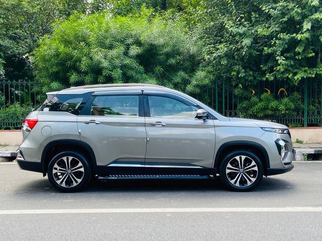 https://images10.gaadi.com/usedcar_image/3583392/original/img2874217__used_car_2874217_1695287646.jpg?imwidth=6401