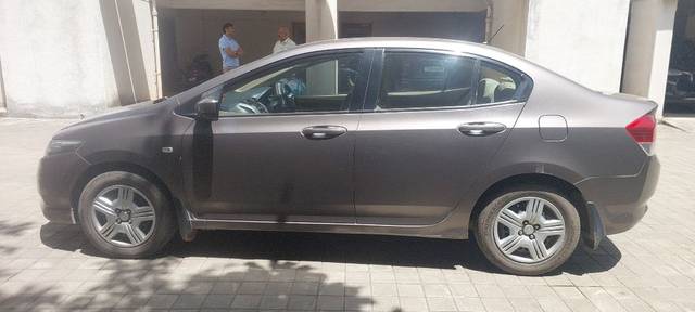 https://images10.gaadi.com/usedcar_image/3583425/original/14__VCC_IMG_1694677191246_1788854_95_1694677704.jpg?imwidth=6401