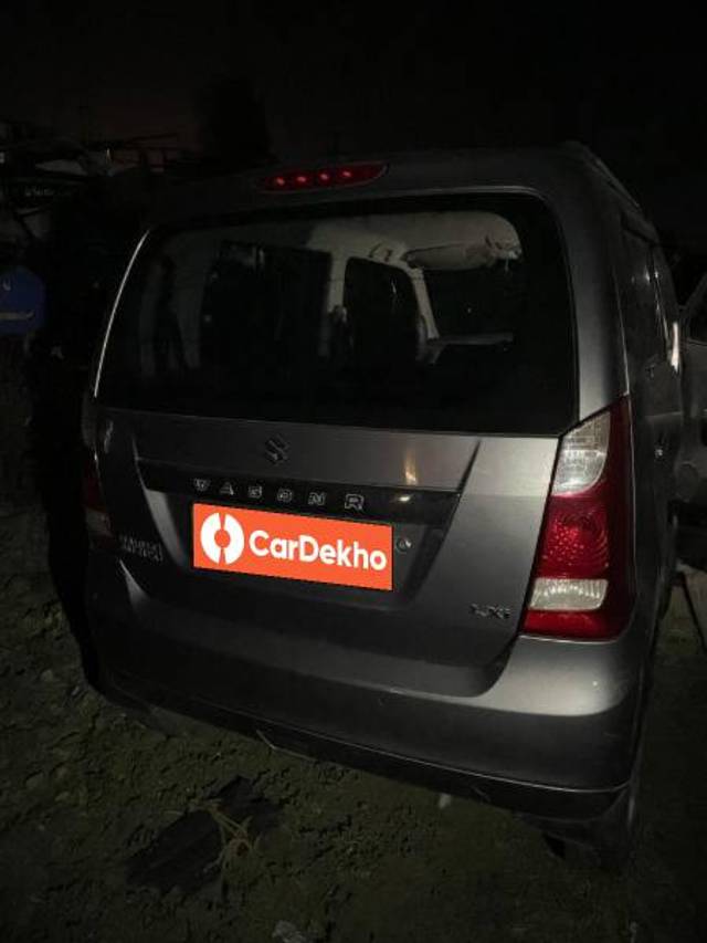 https://images10.gaadi.com/usedcar_image/3583450/original/processed_4fafbe28-5cb4-4fed-9732-baddbbdd46cd.jpg?imwidth=6402