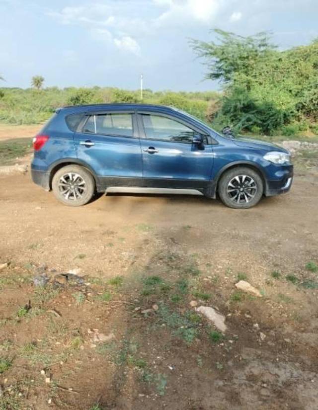 https://images10.gaadi.com/usedcar_image/3583459/original/processed_801eb34d-20d2-4837-a90a-977b20dd91e6.jpg?imwidth=6401