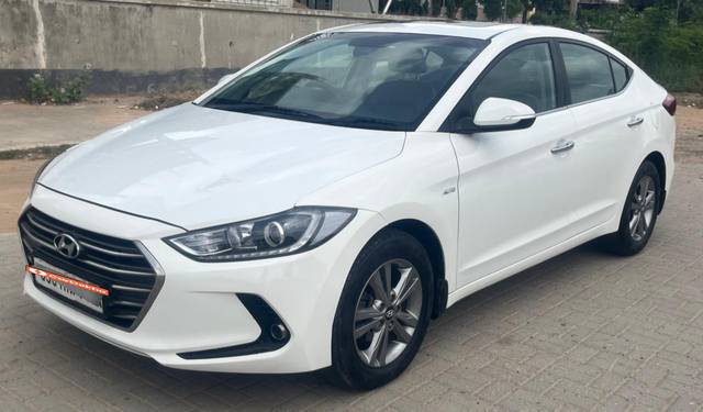 https://images10.gaadi.com/usedcar_image/3583464/original/processed_usedcar_3_2874269_1695289868.jpg?imwidth=6400