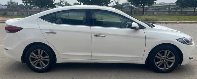 https://images10.gaadi.com/usedcar_image/3583464/original/usedcar_9_2874269_1695289868.jpg?imwidth=6401