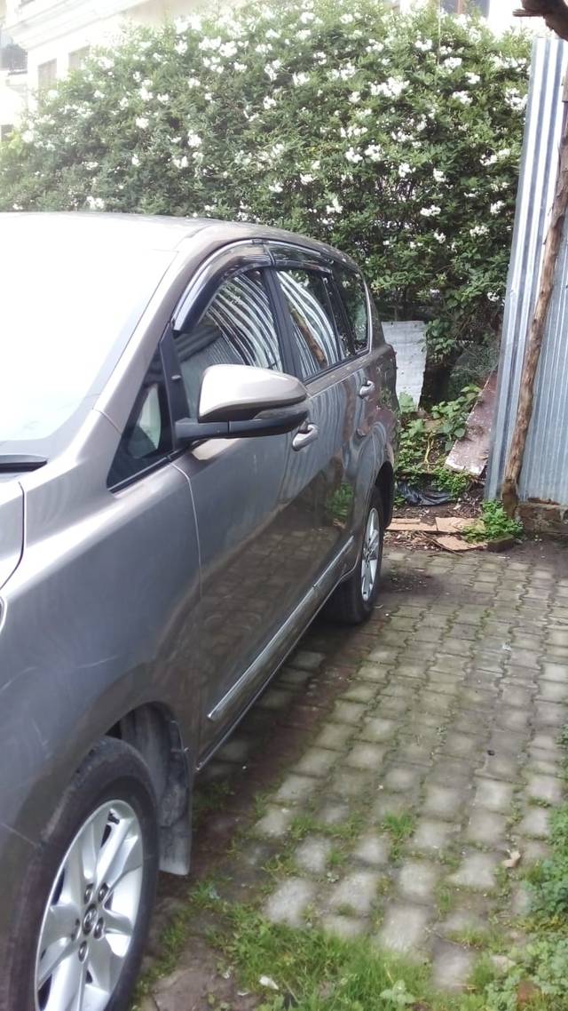 https://images10.gaadi.com/usedcar_image/3583484/original/usedcar_photo_2023_09_21_12_29_23_11__7601695290502_1695290513.jpg?imwidth=6401