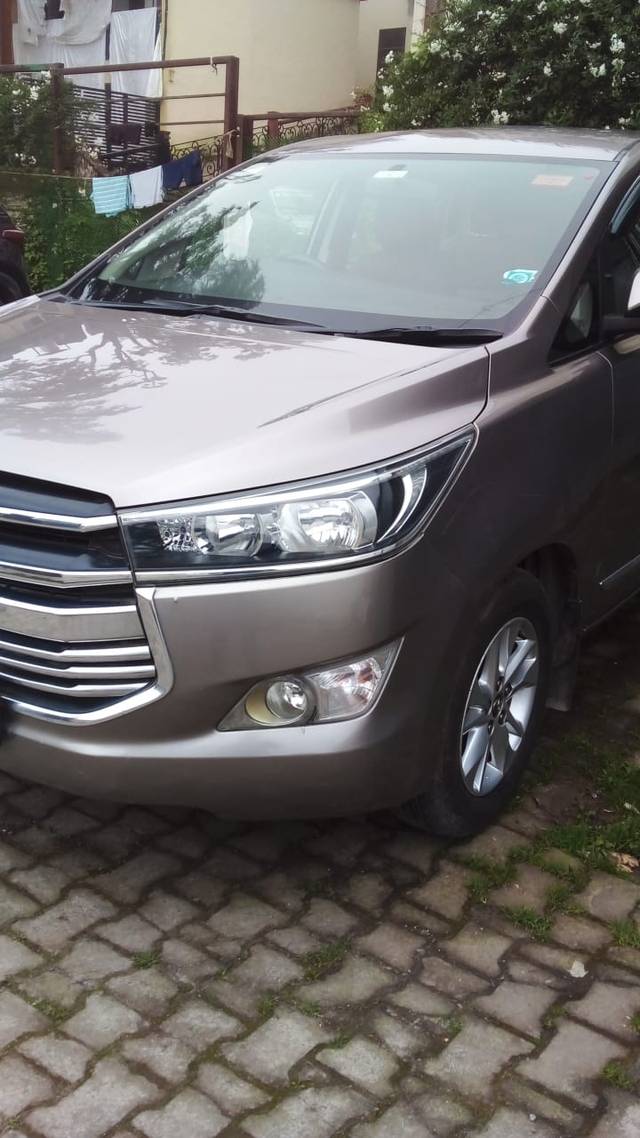 https://images10.gaadi.com/usedcar_image/3583484/original/usedcar_photo_2023_09_21_12_29_23_2__7601695290502_1695290512.jpg?imwidth=6402