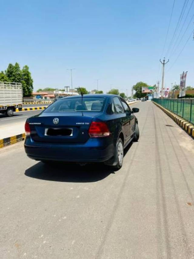 https://images10.gaadi.com/usedcar_image/3583494/original/processed_f52a4ac8-5dbe-42ab-ac79-70f6dd9595c1.jpg?imwidth=6402