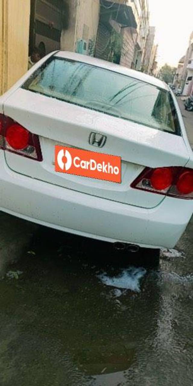 https://images10.gaadi.com/usedcar_image/3583575/original/processed_ba5eaaa0-34fb-47b8-8d40-498a2e6359dd.jpeg?imwidth=6401