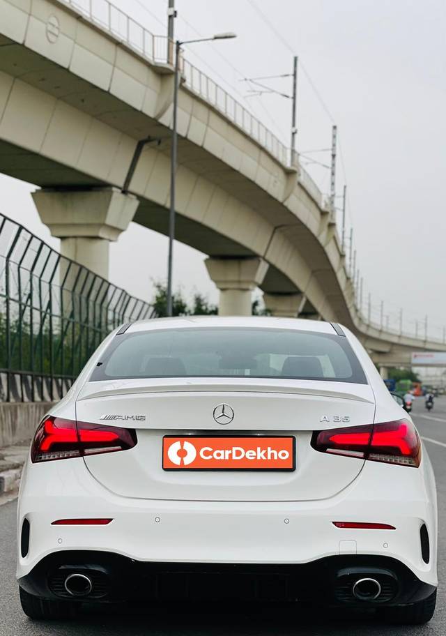 https://images10.gaadi.com/usedcar_image/3583837/original/processed_img2874519__used_car_2874519_1695301969.jpg?imwidth=6402