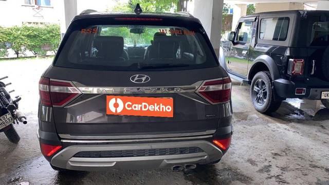 https://images10.gaadi.com/usedcar_image/3584018/original/processed_493ecb6a-ce6e-459f-9b56-f0670b1db947.jpeg?imwidth=6402