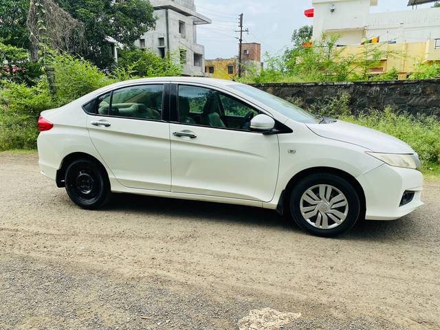 https://images10.gaadi.com/usedcar_image/3584038/original/usedcar_654bff83_7efa_4706_994e_a2ce0139d5ce_354231695309932_1695309999.jpeg?imwidth=6401