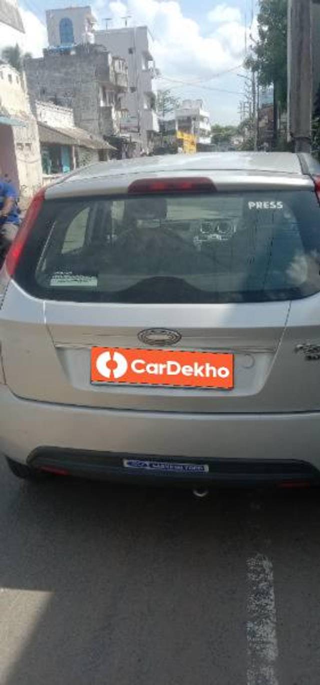 https://images10.gaadi.com/usedcar_image/3584093/original/processed_4cc4d46b-77f7-4af0-b6cd-3183210a6282.jpg?imwidth=6402