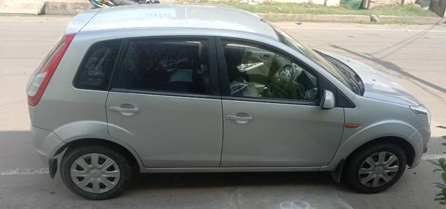 https://images10.gaadi.com/usedcar_image/3584093/original/processed_8629cb52-a96b-46ba-85f5-594b3938cf75.jpg?imwidth=6401