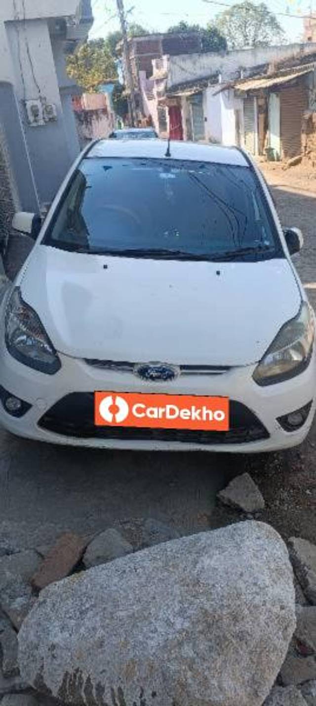 https://images10.gaadi.com/usedcar_image/3584103/original/processed_d42bc4ba-2a58-4851-944c-afbc45ae02b6.jpg?imwidth=6400