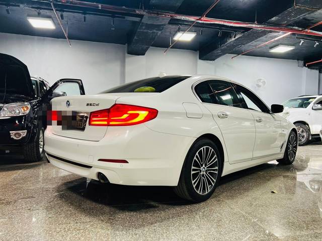 https://images10.gaadi.com/usedcar_image/3584153/original/processed_img2874594__used_car_2874594_1695315454.jpg?imwidth=6402