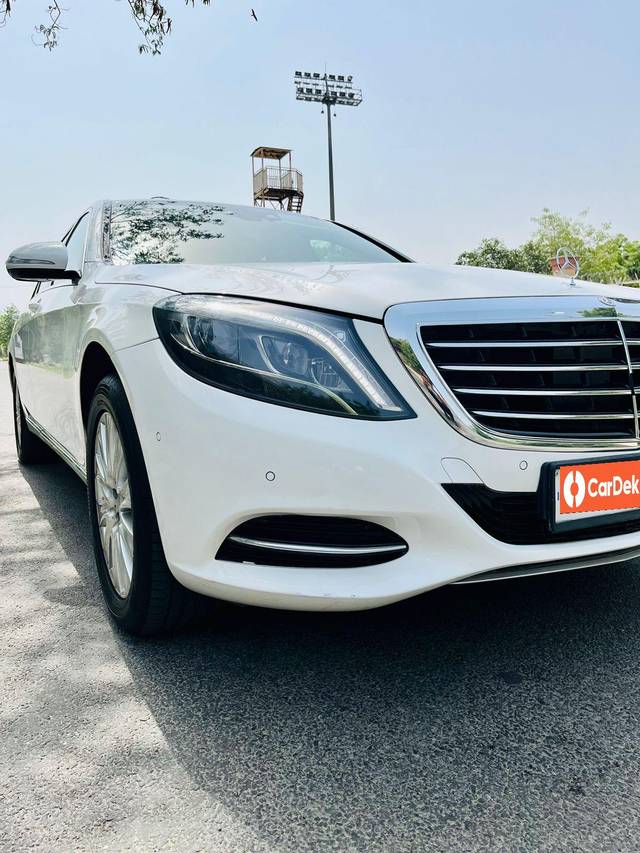 https://images10.gaadi.com/usedcar_image/3584159/original/processed_img2874595__used_car_2874595_1695315605.jpg?imwidth=6400