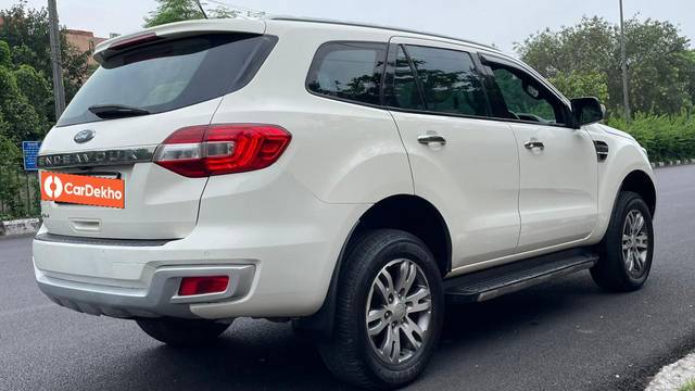 https://images10.gaadi.com/usedcar_image/3584176/original/processed_img2874597__used_car_2874597_1695316581.jpg?imwidth=6402