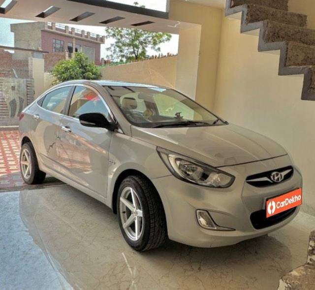 https://images10.gaadi.com/usedcar_image/3584414/original/processed_ff3a7f1e-9af0-4e58-9cdd-f8ee34061676.jpeg?imwidth=6400