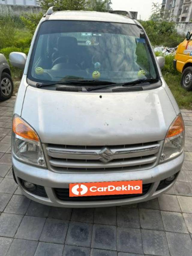 https://images10.gaadi.com/usedcar_image/3584419/original/processed_ad92b79c-5f6c-483b-9feb-8872f3dba8c7.jpg?imwidth=6402