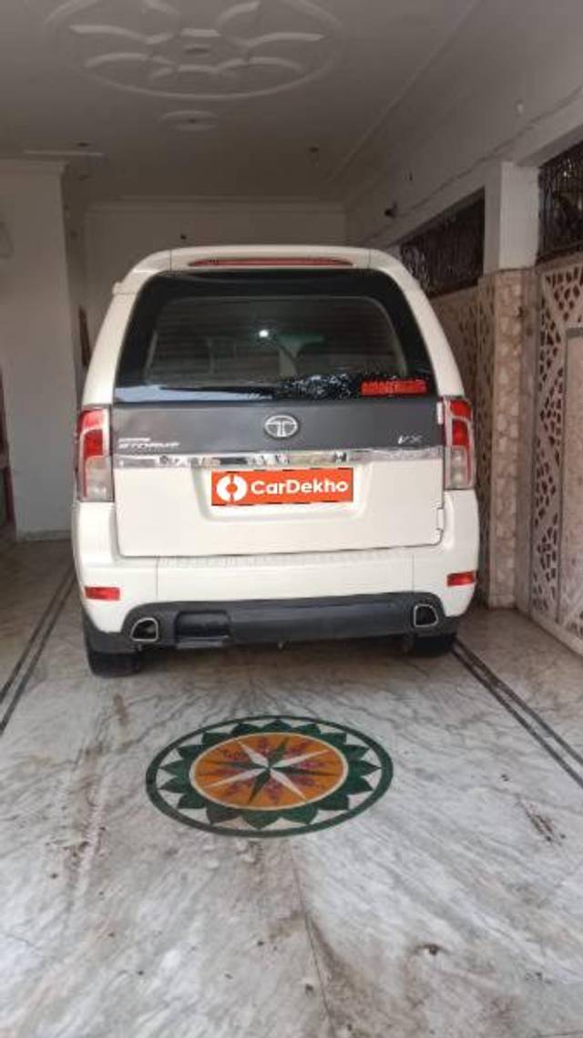 https://images10.gaadi.com/usedcar_image/3584501/original/processed_91b4498e-1e21-4442-8675-fa41cd27c20b.jpg?imwidth=6402