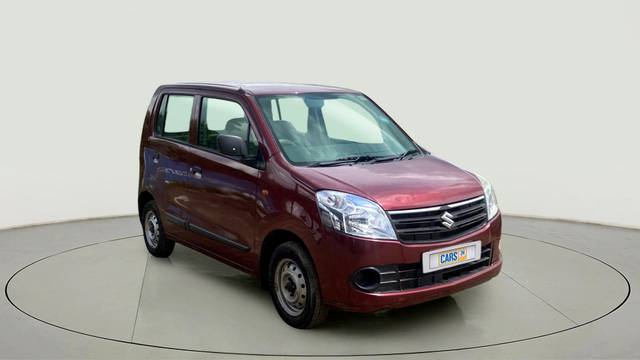 https://images10.gaadi.com/usedcar_image/3584541/original/usedcar_11958353716_f2bfab5881d3454d898c36a9678222f9_exterior_7_1__770121695359599_1695359607.jpg?imwidth=6400