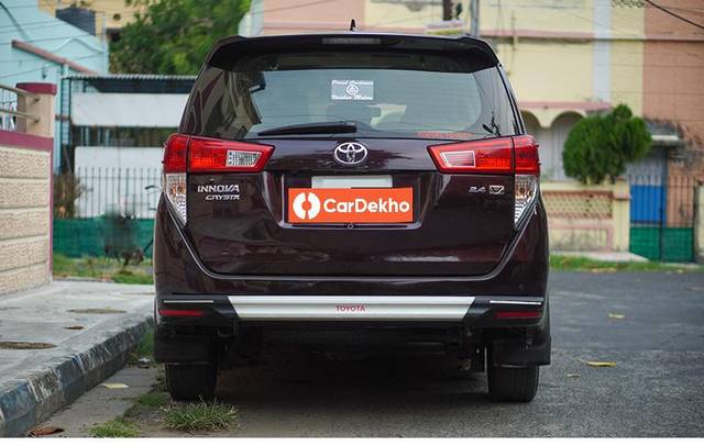 https://images10.gaadi.com/usedcar_image/3584636/original/processed_usedcar_5_2471695360632_1695360659.jpg?imwidth=6402