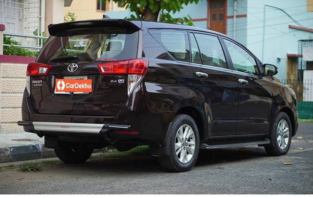 https://images10.gaadi.com/usedcar_image/3584636/original/processed_usedcar_7_2471695360632_1695360659.jpg?imwidth=6401
