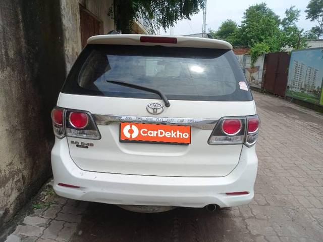 https://images10.gaadi.com/usedcar_image/3584709/original/processed_4f437cac-8b11-47e5-ad69-547a19196a4c.jpg?imwidth=6402