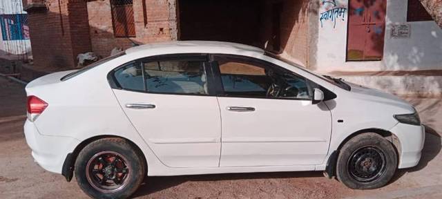 https://images10.gaadi.com/usedcar_image/3584808/original/processed_651781d3-cc80-4899-a113-f8ecb1acbd76.jpg?imwidth=6401