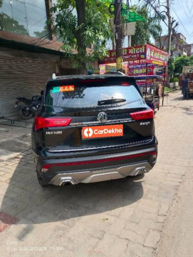 https://images10.gaadi.com/usedcar_image/3584810/original/processed_4f6a8179-a2f3-42a9-96f0-65f5a7f29e8a.jpg?imwidth=6401