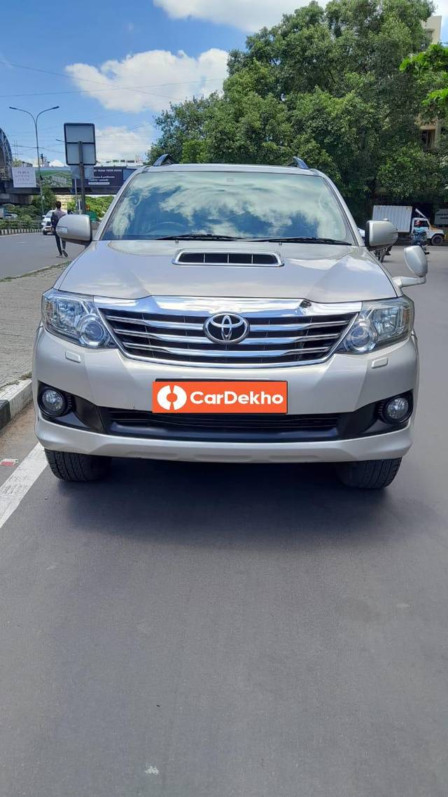 https://images10.gaadi.com/usedcar_image/3584850/original/processed_img2874897__used_car_2874897_1695364357.jpg?imwidth=6400