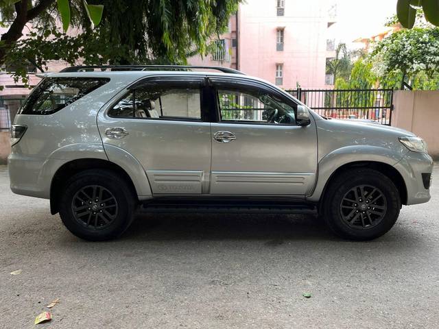 https://images10.gaadi.com/usedcar_image/3584938/original/processed_img2874941__used_car_2874941_1695367224.jpg?imwidth=6401