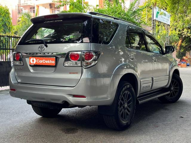 https://images10.gaadi.com/usedcar_image/3584938/original/processed_img2874941__used_car_2874941_1695367230.jpg?imwidth=6402