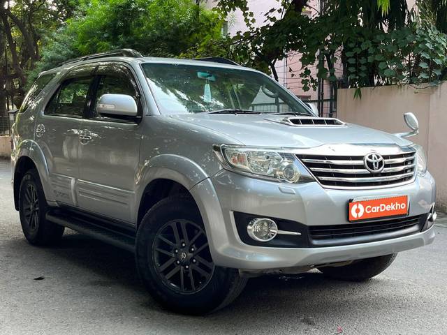 https://images10.gaadi.com/usedcar_image/3584938/original/processed_img2874941__used_car_2874941_1695367256.jpg?imwidth=6400