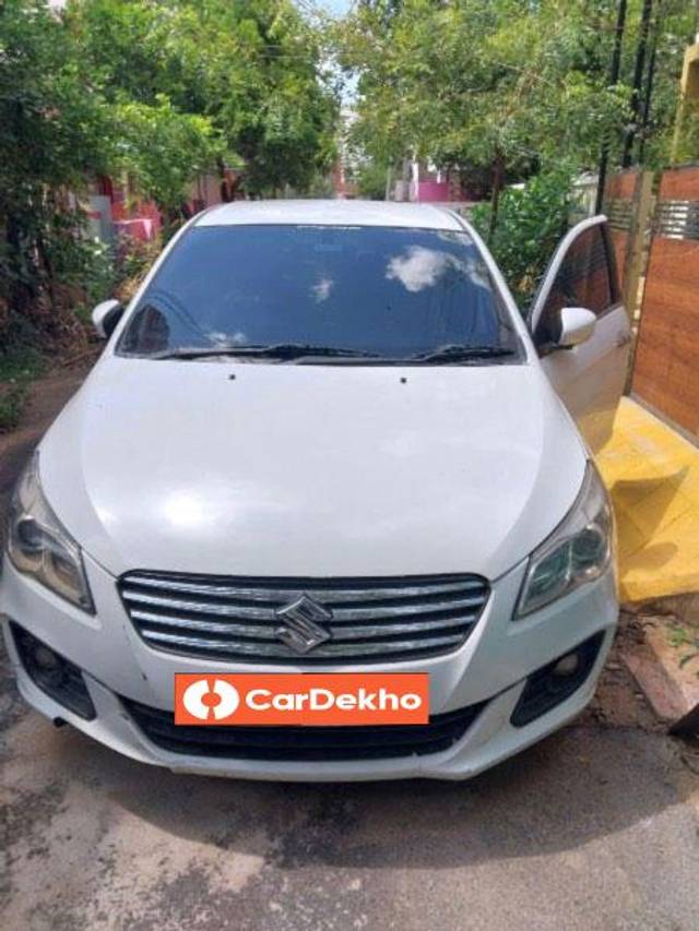 https://images10.gaadi.com/usedcar_image/3584993/original/processed_c8fb47c3-a6c5-4e7f-976e-e5d27dbb716d.jpeg?imwidth=6401