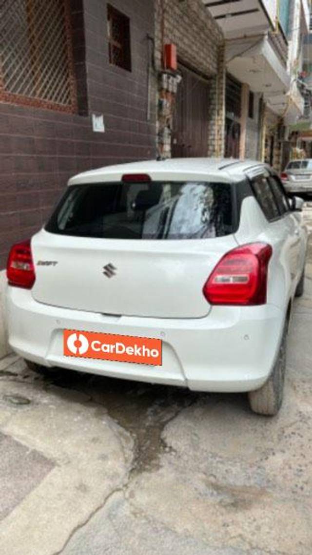 https://images10.gaadi.com/usedcar_image/3584994/original/processed_aeebdeb6-1c5a-4d1b-aac0-5a0723bcd8fe.jpeg?imwidth=6401