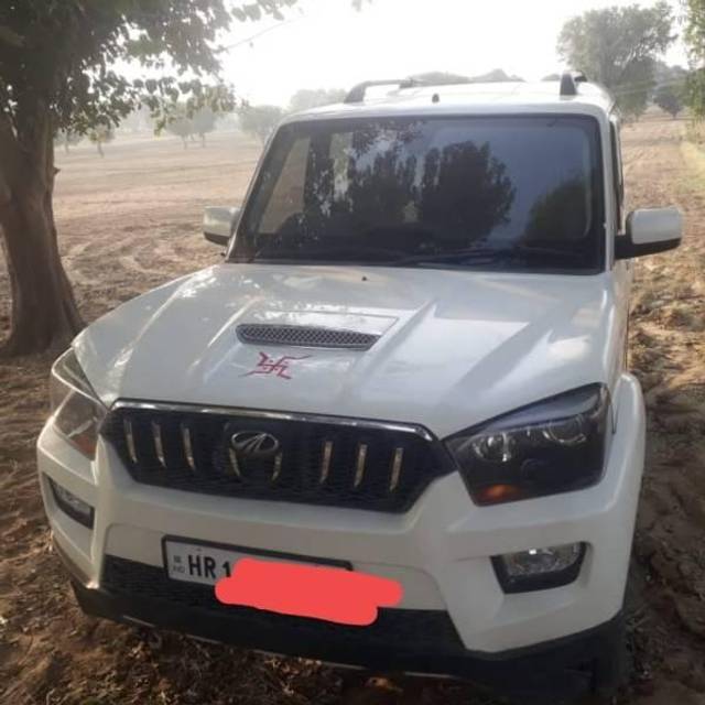 https://images10.gaadi.com/usedcar_image/3585037/original/processed_0bc9df3d-493b-40a0-87e9-f4d791d0ccb9.jpg?imwidth=6400