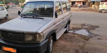 Toyota Qualis GS G8 Toyota Qualis GS G8