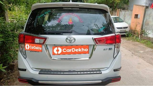 https://images10.gaadi.com/usedcar_image/3585083/original/processed_9b6aa732-0e82-4305-8d3a-5b2795444efa.jpg?imwidth=6400