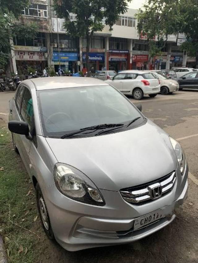 https://images10.gaadi.com/usedcar_image/3585136/original/processed_4f7a711b-8e47-4742-8b50-599146ae2f2c.jpg?imwidth=6400