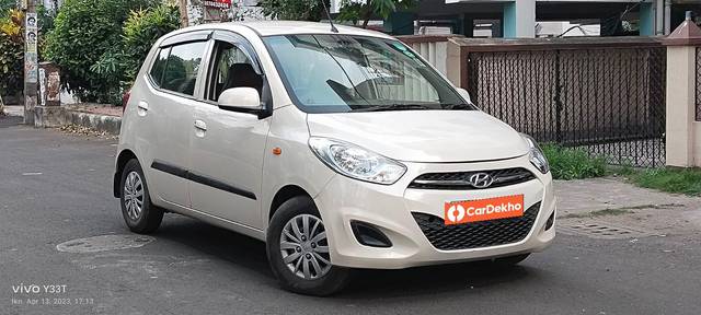https://images10.gaadi.com/usedcar_image/3585248/original/processed_img2875108__used_car_2875108_1695375374.jpg?imwidth=6400