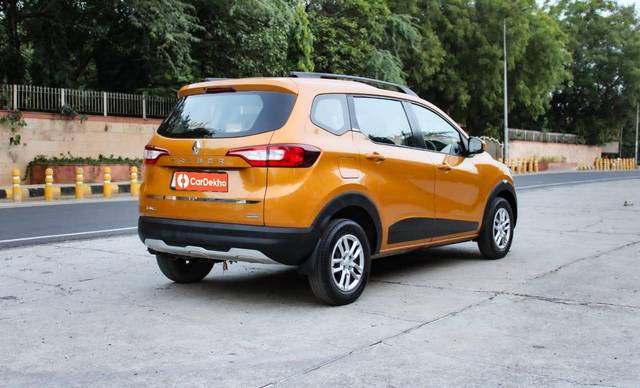 https://images10.gaadi.com/usedcar_image/3585286/original/processed_img2875130__used_car_2875130_1695376481.jpg?imwidth=6401