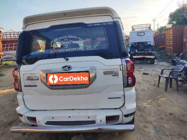 https://images10.gaadi.com/usedcar_image/3585319/original/processed_e5280e82-d761-4115-b6f2-e744b4d61ecd.jpg?imwidth=6401