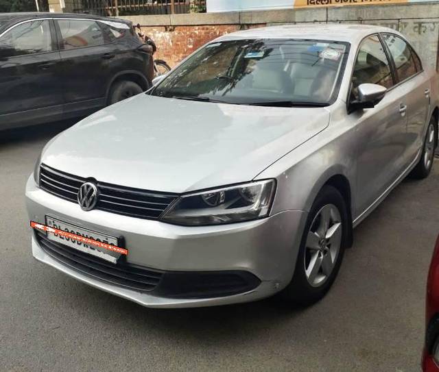 https://images10.gaadi.com/usedcar_image/3585356/original/processed_8708b5d2-a61a-4861-b093-626679d491f4.jpeg?imwidth=6400